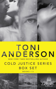 Ein Coverbild für ein Boxset, das drei schwarzweiße, vertikale Ausschnitte der drei einzelnen Bücher im Boxset zeigt, mit einem gelben Banner über der unteren Hälfte des Bildes, das die Informationen zu Autor und Titel enthält.