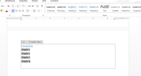 Capture d'écran d'un document Word où une table des matières affichant les chapitres un à quatre est mise en évidence avec un surlignement gris sans les numéros de page.